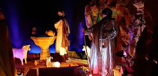 De nombreuses personnes ont œuvré à la confection de cette crèche grandeur nature. A Lessy Une Creche Grandeur Nature L Ami Hebdo