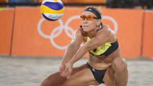 Le beach volley est très propice aux regards sur les femmes. Beach Volley Interdites De Porter Des Bikinis Des Joueuses Boycottent Un Tournoi Au Qatar
