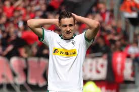 Florian neuhaus gab sechs der neun gladbacher torschüsse beim 0:0 in bremen ab, vor allem aus der distanz. Monchengladbachs Florian Neuhaus Verkurzt Urlaub Fur Trainingslager