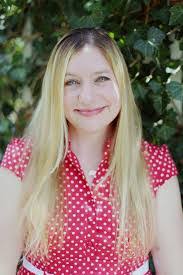 Kay Lyons's Instagram, Twitter & Facebook