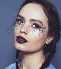 Fashion infographic : Maquillage pailleté : 15 photos pour s'inspirer des  tendances