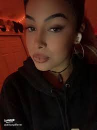 Stunning Latina Makeup Looks to Try Now