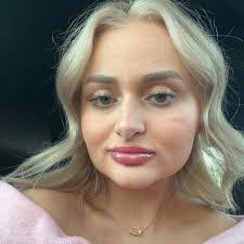 Ashley Fullen's Instagram, Twitter & Facebook