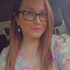 Can I find dolphin swimming in Destin?