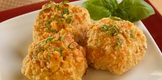 Prepping the perfect potluck dish doesn't have to be a stressful experience, even around the chaotic holiday season. 17 Easy Crowd Pleasing Christmas Potluck Ideas What S For Dinner