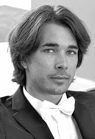 Redlands Community Orchestra will give concert featuring guitarist Ian Rowe 