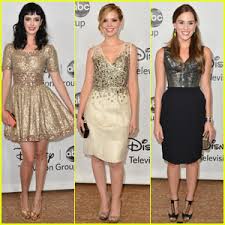 Is her face so distorted and frozen by her plastic surgeries? Krysten Ritter Dreama Walker Tca Press Tour Christa B Allen Dreama Walker Jennifer Jason Leigh Krysten Ritter Just Jared