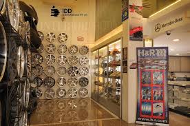 Car Accessories Showroom Design Google Search Showroom Design Commercial Interior Design Shop Interior Design
