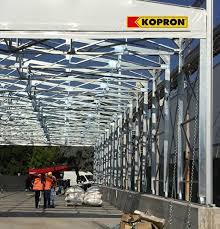 Capannone retrattile kopron usato mai, ancora imballato in confezione kopron originale, anche il telone kopron: Capannone Retrattile Per Coprire E Scoprire Le Aree Di Stoccaggio Imprese Edili