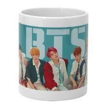 Gratis versand ab 75 € | bequem online shoppen und auf rechnung oder raten kaufen! Bts Bangtan Boys Tasse Turkis Tassen Glaser Schalen Jetzt Im Shop Bestellen Close Up Gmbh