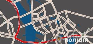 В киеве люди перекрыли дорогу, после чего полиция задержала двух протестующих против в киеве в знак протеста против сноса старинной усадьбы барбана в четверг, 19 августа, люди. Segodnya Kiev Masshtabno Ogranichil Dvizhenie Iz Za Inauguracii Zelenskogo Spisok Perekrytyh Ulic Ukrayinski Novini