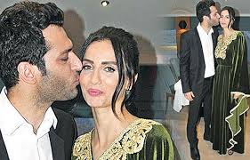 Serkan kaya kimdir, nereli, kaç yaşında? Murat Yildirim In Esi Davete Fas A Ozgu Kiyafetle Katildi