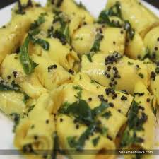 Khandvi Has Always Been Our Favorite Gujarati Recipe Recipe In English Http Indiangoodfood Com 2411 Microwave Khand Khandvi Recipe Gujarati Recipes Recipes