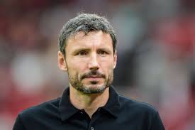 Floris van bommel is een merk dat bekend staat om kwaliteit. Mark Van Bommel De Coach Die Zijn Kracht Moet Leren Beteugelen Nrc