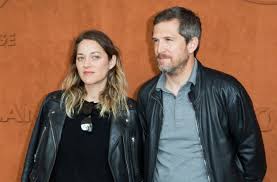 Marion cotillard naît le 30 septembre 1975 à paris dans une famille d'artistes. Ma Meuf Apres Le Confinement Guillaume Canet Se Moque De Marion Cotillard Video