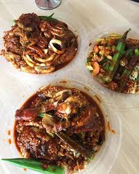 You need to line up to have the dishes. 6 Restoran Di Lembah Klang Ini Menghidangkan Nasi Kandar Bawah Rm6