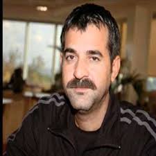 Geniş bir aileye sahip olan turan, sekiz kardeşten beşincisi olarak doğmuştur. Huseyin Turan Burcu Ne Biyografi Sitesi