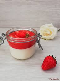 Panna Cotta A La Fraise Dessert Leger Et Frais Recette Dessert Leger Manger Sainement Recette
