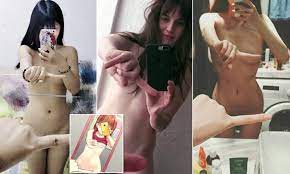 One Finger Selfie Challenge sees people censoring their naked body with one  FINGER | Daily Mail Online