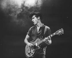 This is a video demonstrating me singing like alex turner from arctic monkeys also explaining a little why and how i ended up doing it, i get a lot of. Alex Turner Arctic Monkeys Alex Turner Artic Monkeys