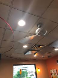 Everything appeared to be working properly, but after leaving the cfls on for a couple of hours, they began to flicker. I Couldn T Tell If The Lights Were Flickering Or The Fan Was Blocking It Crappydesign