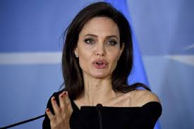 Check spelling or type a new query. Angelina Jolie Sie Spricht Uber Die Ethnischen Missstande In Der Medizin Brigitte De