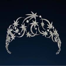 Katiecallahanco Posted To Instagram Because I Had To Miss Last Week S Tiaratuesday As Well As Today S Beautiful Tiaras Diamond Tiara Crystal Crown Tiaras