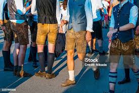 Image result for tbn:h8FCvhlnXhKDCM::www.jornalorebate.com/39/Cartaz-OktoberfestBlumenau2006.jpg