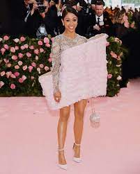 Liza koshy is a 25 year old american personality. Liza Koshy Bio Age Net Worth Height Single Nationality Body Measurement Career