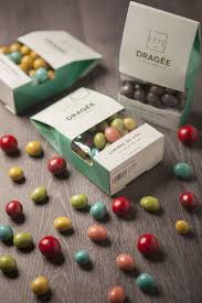 Almendras Avellanas Cerezas Banadas En El Inigualable Chocolate La Fete Prueba Los Deliciosos Dragee Nut Snacks Chocolate Box Packaging Chocolate Wrapping