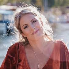 Tami Babcock's Instagram, Twitter & Facebook