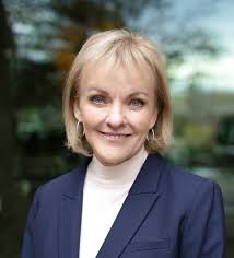 Gayle Nash's Instagram, Twitter & Facebook