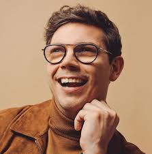 Special: la storia di Ryan O'Connell, gay e disabile