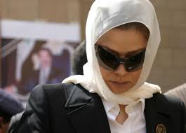 وزوجة حسين كامل رئيس هيئة التصنيع العسكري في عهد والدها. Ø±ØºØ¯ ØµØ¯Ø§Ù… Ø­Ø³ÙŠÙ† ØªØºØ±Ø¯ Ø¨Ø¹Ø¯ Ø§Ù„ØªÙØ¬ÙŠØ± Ø§Ù„Ø§Ù†ØªØ­Ø§Ø±ÙŠ Ø§Ù„Ù…Ø²Ø¯ÙˆØ¬ ÙÙŠ Ø¨ØºØ¯Ø§Ø¯ Rt Arabic