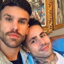 Sobrinho do pastor Malafaia revela que marido é HIV indetectável