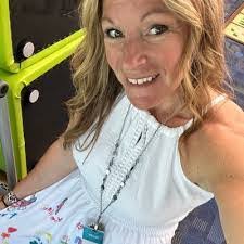 Amie White's Instagram, Twitter & Facebook