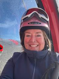 Best mountain in New England for vibes/lodge near NH