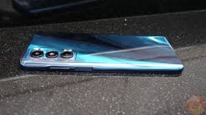 motorola edge 2021: First Impressions ...