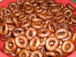 Kuih telinga keling (indian's ear). El Palestinewillbefree On Twitter Sejarah Kuih Peneram Semalam Kecoh Di Twitter Tentang Asal Usul Kuih Tradisional Ini Yang Mencetuskan Perbalahan Yang Tak Sepatutnya Pun Jadi Hari Ini Saya Cerita Tentang