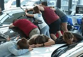 It immediately hit the driver in the face according to the cincinnati police. As It Happened These 10 People Are Kissing A Car For Hours Wheels