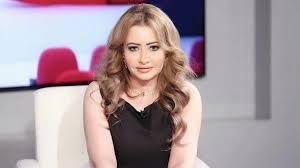 وقالت مي العيدان في الفيديو: Ø²Ù‡Ø±Ø© Ø§Ù„Ø®Ù„ÙŠØ¬ Ù…ÙŠ Ø§Ù„Ø¹ÙŠØ¯Ø§Ù† ØªÙƒØ´Ù Ø¢Ø®Ø± Ø§Ù„ØªØ·ÙˆØ±Ø§Øª Ø§Ù„ØµØ­ÙŠØ© Ù„Ø¬ÙˆØ§Ù‡Ø± Ø§Ù„ÙƒÙˆÙŠØªÙŠØ© ÙˆØªØ·Ù„Ø¨ Ø§Ù„Ø¯Ø¹Ø§Ø¡ Ù„Ù‡Ø§