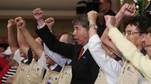 孫文學校總校長 張亞中 張亞中 簡介 現職：孫文學校總校長、兩岸統合學會理事長、中華人間佛教聯合總會常任理事、國際佛光會世界總會理事、全球生命探索教育協會理事長、孫中山紀念圖書館文教基金會副董事長。 å­«æ–‡å­¸æ ¡ è¦é·èµ°äº† æ³•é™¢åˆ¤æ‰¿ç§Ÿæ•™æŽˆå¼µäºžä¸­æŠŠå ´åœ°é‚„å°å¤§ ç¤¾æœƒ ä¸‰ç«‹æ–°èžç¶²setn Com