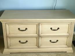 Includes four drawer chest, nightstand and queen wood headboard. Sold Price Broyhill Signature Series 4 Drawer Dresser August 3 0120 5 00 Pm Edt