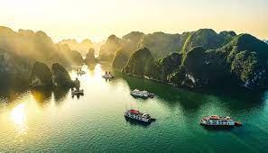 Ambiance is charming and romantic. Geheimnisvolle Halong Bucht 6 Tipps Bilder Mehr Wedesigntrips