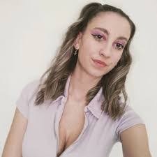 Clara Alvarez's Instagram, Twitter & Facebook