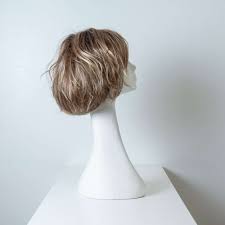 Anche senza la zazzera scapigliata e una lunga barba incolta, infatti, . Parrucca Capelli Sintetici Corti Biondi Retro Leoni Zazzera Leoni Zazzera