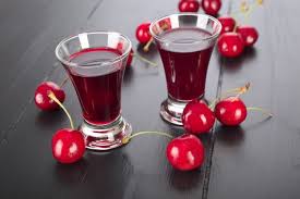 Assolutamente no, procuratevi ciliegie di ottima qualità, pochi altri ingredienti ed un po' di pazienza. Liquore Alla Ciliegia La Ricetta Base Del Cherry Liqueur Donnad