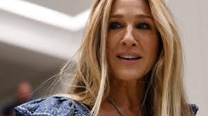 Eid, pegasus and sarah jessica parker: Sarah Jessica Parker Springt In Ihrem Laden Selbst Als Schuhverkauferin Ein