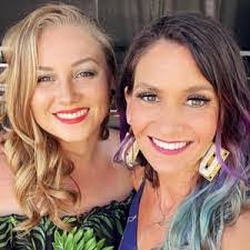 Kathryn Comeaux's Instagram, Twitter & Facebook