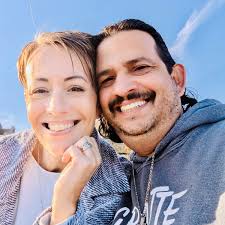 Carlos Henley's Instagram, Twitter & Facebook